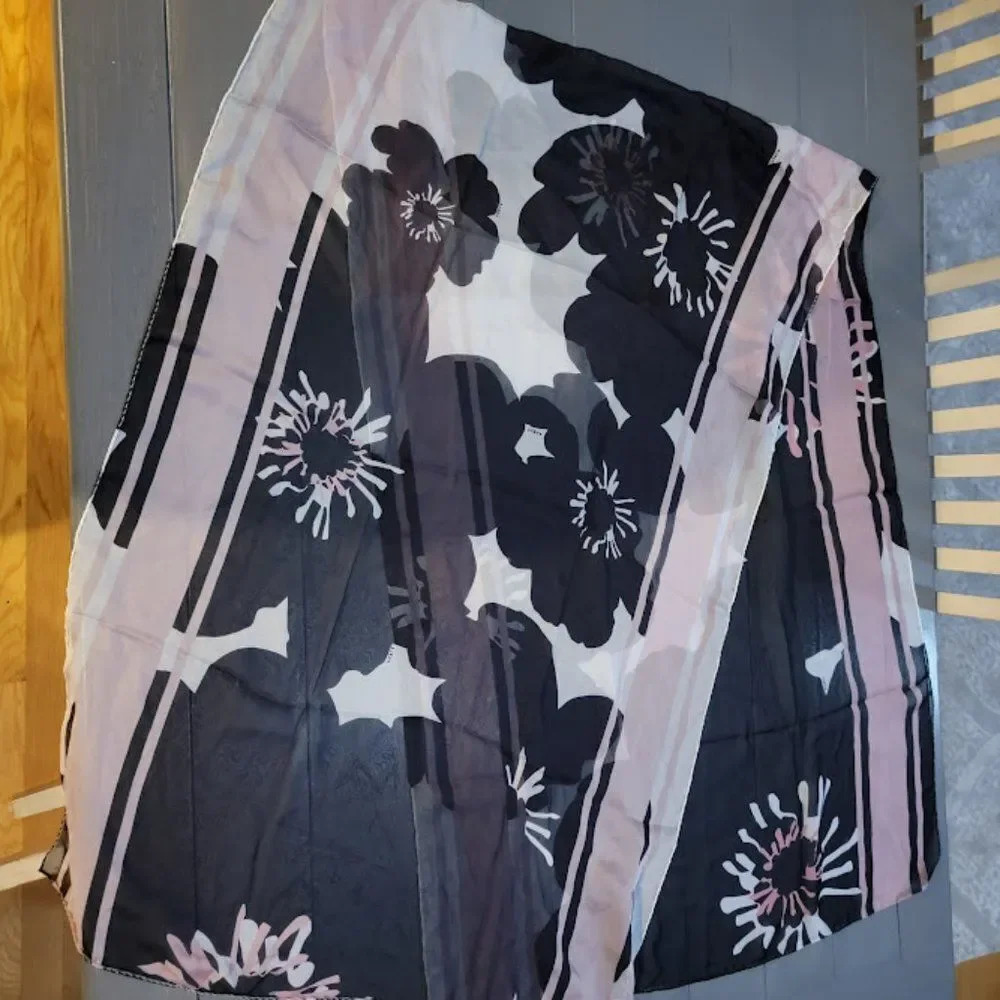 Furla Women's Black & pink 100% Silk Beautiful Scarf Size 37 L X  26W In…
